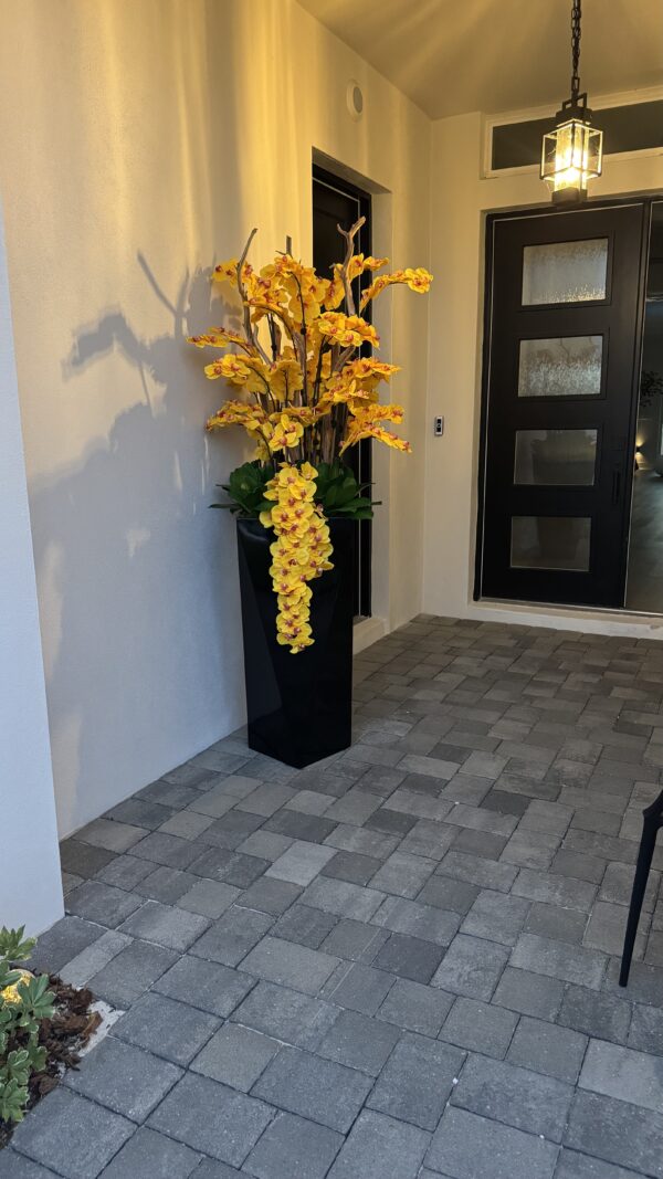 Cascading yellow orchids, black vase - Image 2